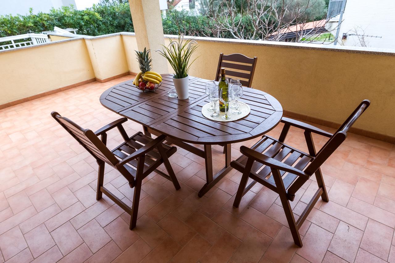 Maru Apartments Novalja Luaran gambar